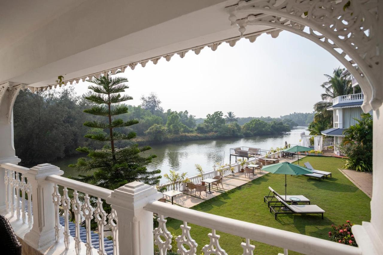 Stone Wood Riverfront Resort, 3* Siolim